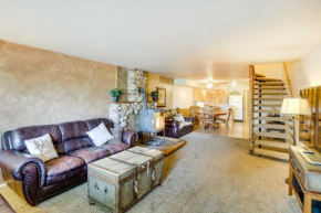 Main Street Townhome - 12 Miles to Bear Lake!